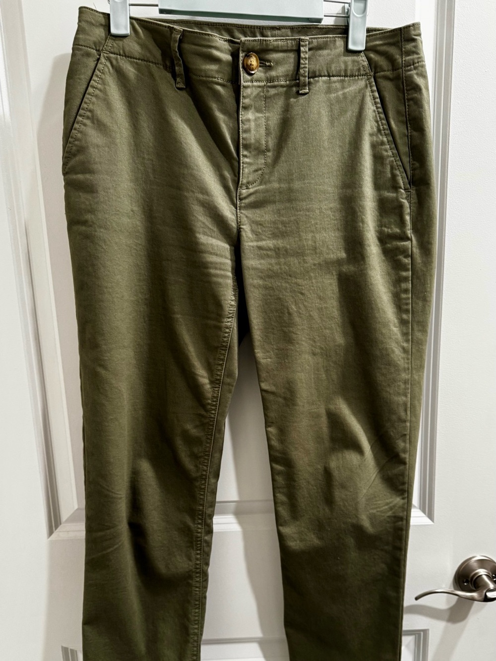 Loft The Monroe Slim Chino pants- women’s size 2 olive green.